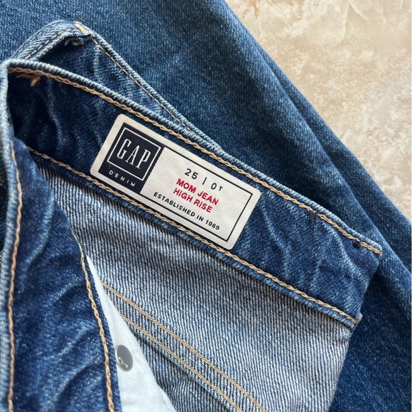 GAP Denim | Dark Wash High Rise Mom Jean Tall - Picture 2 of 5